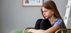 Bulimia u dzieci i młodzieży – jak rozpoznać błędne koło objadania się i oczyszczania?