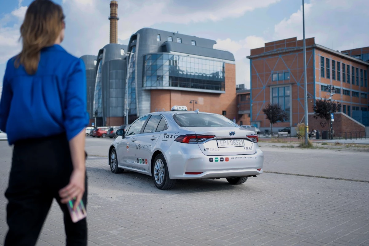 Auto do pracy w aplikacji taxi: co realnie wpływa na koszty kierowcy